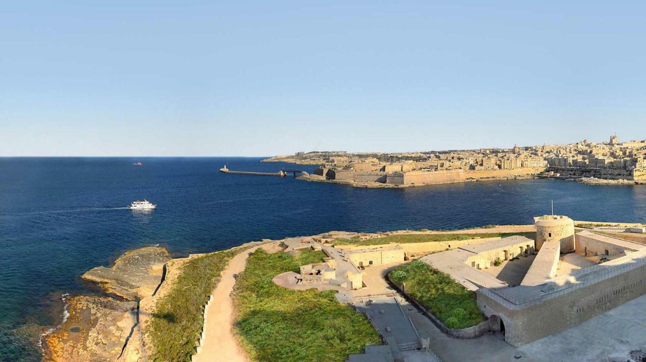 Apartment In Fort Cambridge With Pool Sliema Exterior photo